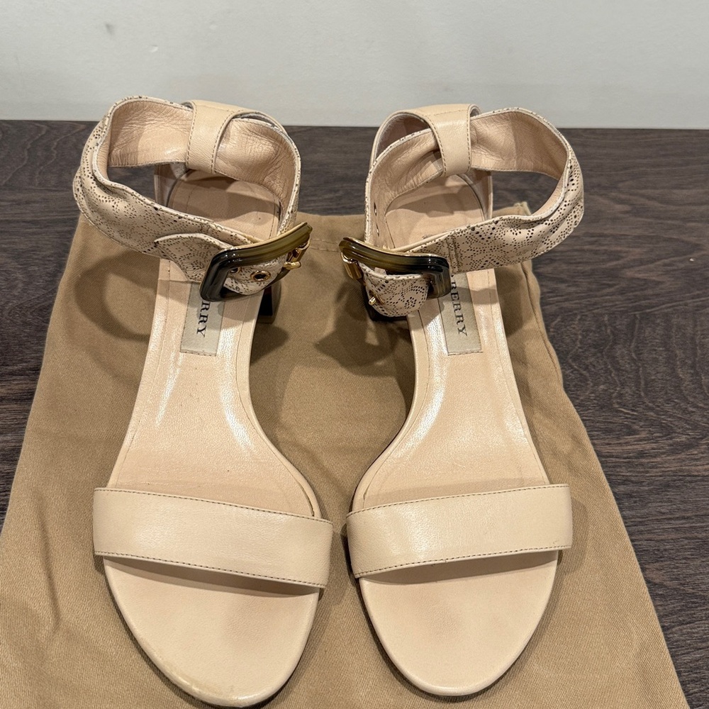 Burberry Women's Beige Sandals with Gold Buckle.Authentic